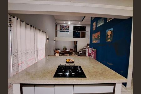 Casa à venda com 3 quartos, 300m² em Jardim Tarumã, Jundiaí