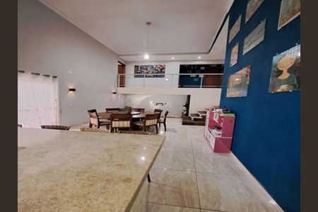 Casa à venda com 3 quartos, 300m² em Jardim Tarumã, Jundiaí