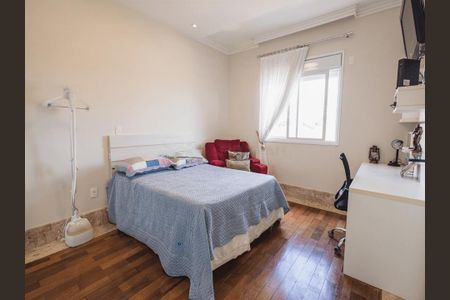 Casa à venda com 585m², 4 quartos e 2 vagas