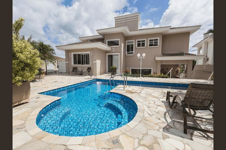 Casa à venda com 585m², 4 quartos e 2 vagas