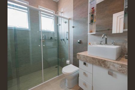 Casa à venda com 585m², 4 quartos e 2 vagas