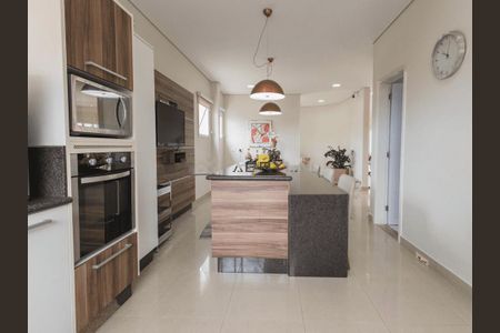 Casa à venda com 585m², 4 quartos e 2 vagas