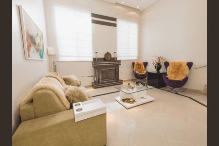 Casa à venda com 585m², 4 quartos e 2 vagas