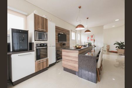 Casa à venda com 585m², 4 quartos e 2 vagas