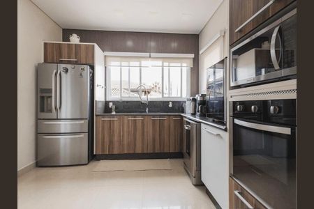 Casa à venda com 585m², 4 quartos e 2 vagas