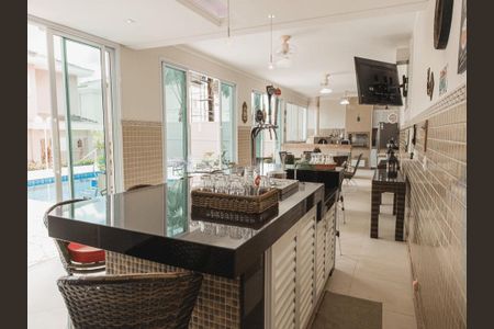 Casa à venda com 585m², 4 quartos e 2 vagas