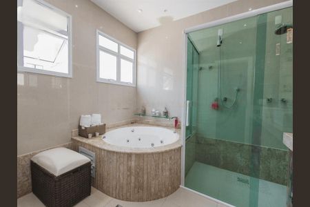 Casa à venda com 585m², 4 quartos e 2 vagas