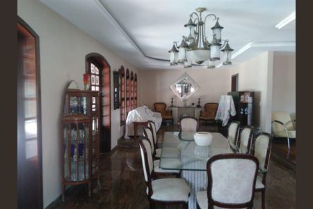 Casa à venda com 5 quartos, 260m² em Icaraí, Niterói