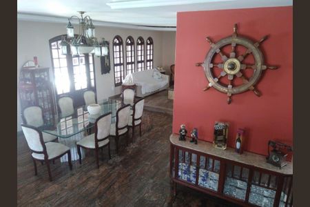 Casa à venda com 5 quartos, 260m² em Icaraí, Niterói