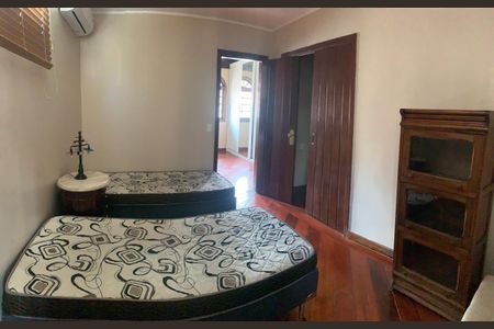 Casa à venda com 5 quartos, 260m² em Icaraí, Niterói