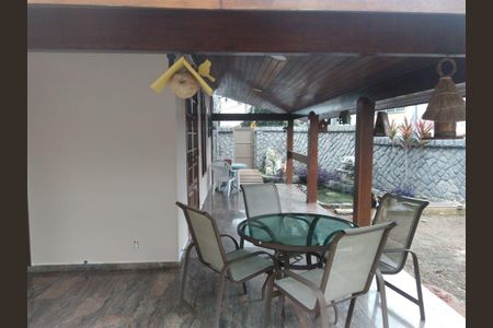 Casa à venda com 5 quartos, 260m² em Icaraí, Niterói