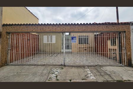 Casa para alugar com 200m², 4 quartos e 2 vagas Casa para alugar com 200m², 4 quartos e 2 vagasFachada