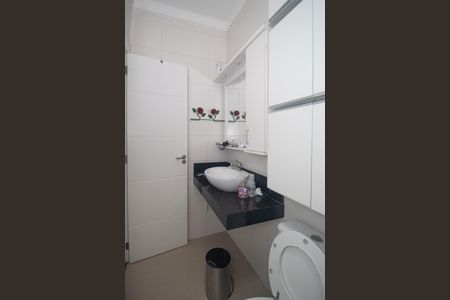 Casa para alugar com 82m², 2 quartos e 2 vagasBanheiro da Suíte 1