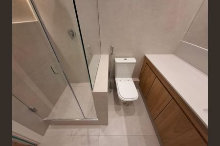 Apartamento à venda com 263m², 4 quartos e 1 vagaBanheiro da suíte 2