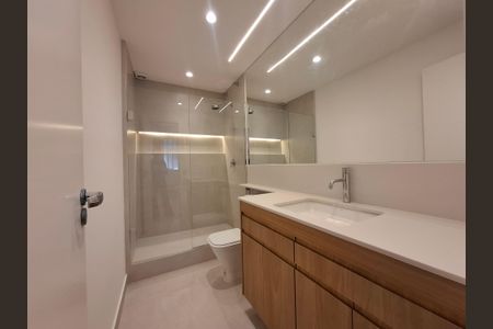 Apartamento à venda com 263m², 4 quartos e 1 vagaBanheiro da suíte 1