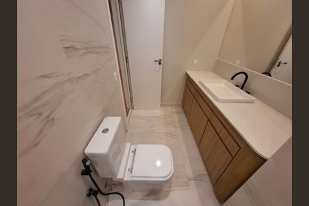 Apartamento à venda com 263m², 4 quartos e 1 vagaBanheiro da suíte 3