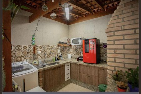 Casa à venda com 3 quartos, 240m² em Chora Menino, São Paulo