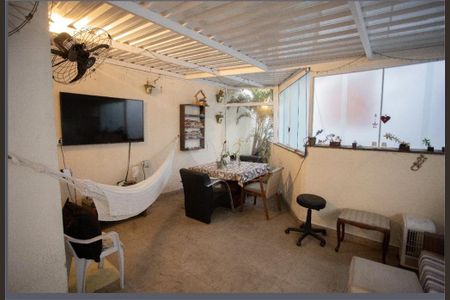 Casa à venda com 3 quartos, 240m² em Chora Menino, São Paulo