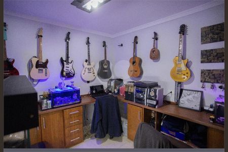 Casa à venda com 3 quartos, 240m² em Chora Menino, São Paulo