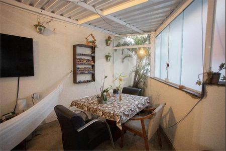 Casa à venda com 3 quartos, 240m² em Chora Menino, São Paulo