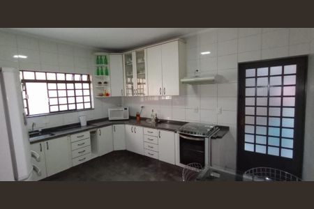 Casa à venda com 3 quartos, 186m² em Vila Santana, São Paulo