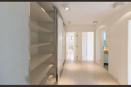 Apartamento à venda com 189m², 3 quartos e 4 vagas