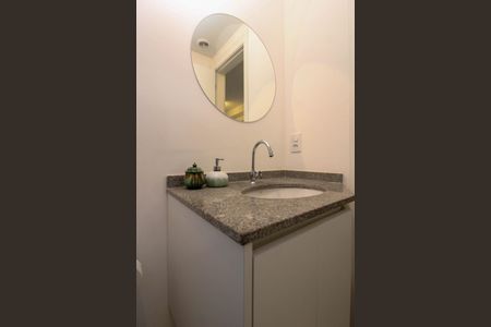 Banheiro  de apartamento à venda com 1 quarto, 25m² em Vila Andrade, São Paulo