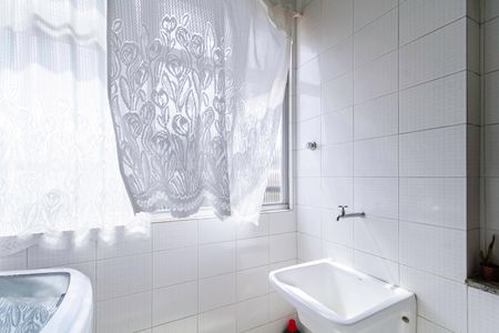 Apartamento à venda com 140m², 4 quartos e 2 vagas Apartamento à venda com 140m², 4 quartos e 2 vagasCozinha e Área de Serviço