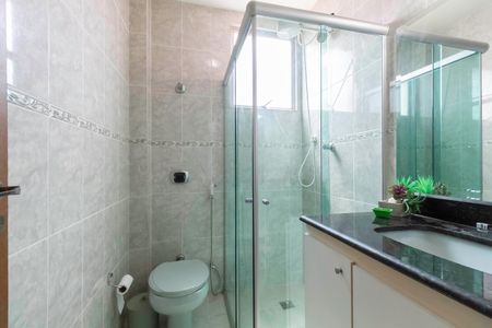 Apartamento à venda com 140m², 4 quartos e 2 vagas Apartamento à venda com 140m², 4 quartos e 2 vagasBanheiro social 1