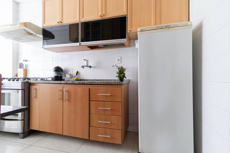 Apartamento à venda com 140m², 4 quartos e 2 vagas Apartamento à venda com 140m², 4 quartos e 2 vagasCozinha e Área de Serviço