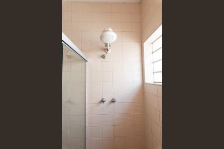 Casa à venda com 190m², 3 quartos e 2 vagas Casa à venda com 190m², 3 quartos e 2 vagasBanheiro 1