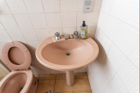 Casa à venda com 190m², 3 quartos e 2 vagas Casa à venda com 190m², 3 quartos e 2 vagasBanheiro 1