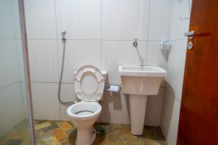 Apartamento para alugar com 180m², 3 quartos e 2 vagas Apartamento para alugar com 180m², 3 quartos e 2 vagasBanheiro de Serviço