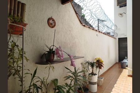 Casa à venda com 120m², 4 quartos e 2 vagasQuintal