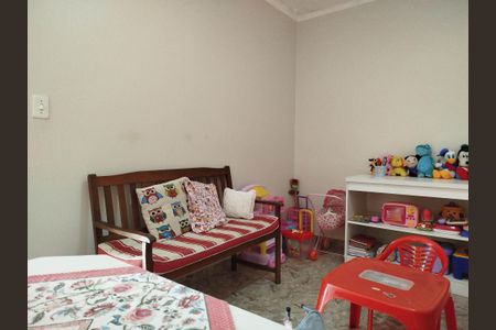 Casa à venda com 120m², 4 quartos e 2 vagasEdícula - Quarto 4