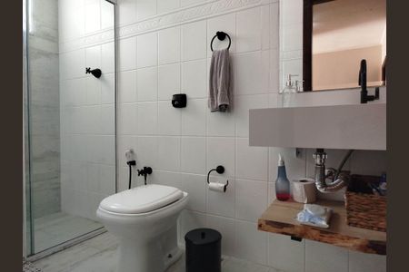 Casa à venda com 120m², 4 quartos e 2 vagasBanheiro