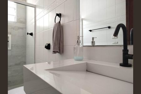 Casa à venda com 120m², 4 quartos e 2 vagasBanheiro