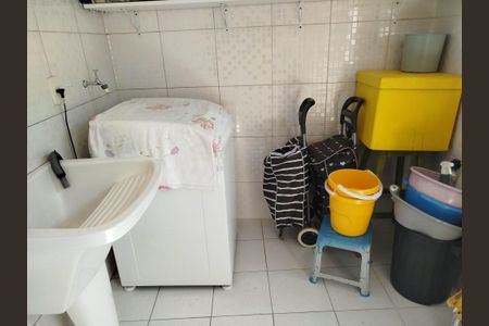 Casa à venda com 120m², 4 quartos e 2 vagasÁrea de Serviço