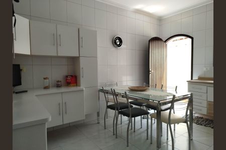 Casa à venda com 120m², 4 quartos e 2 vagasCozinha