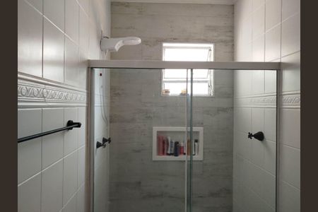 Casa à venda com 120m², 4 quartos e 2 vagasBanheiro