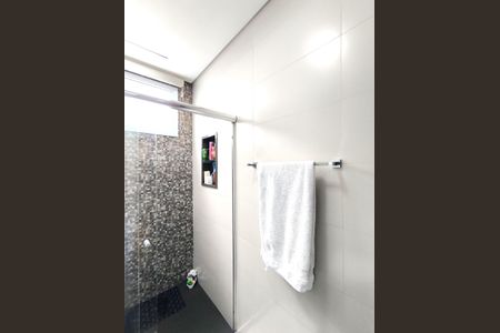 Casa de condomínio à venda com 249m², 3 quartos e 4 vagasBanheiro 