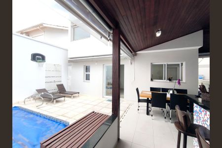 Casa de condomínio à venda com 249m², 3 quartos e 4 vagasÁrea Gourmet
