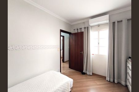 Casa de condomínio à venda com 249m², 3 quartos e 4 vagasQuarto 1