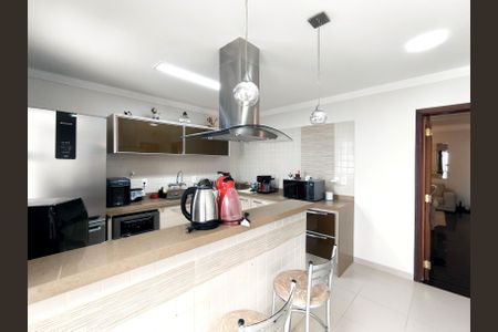 Casa de condomínio à venda com 249m², 3 quartos e 4 vagasCozinha