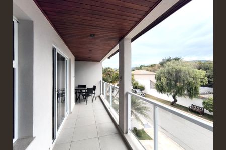 Casa de condomínio à venda com 249m², 3 quartos e 4 vagasSala de TV Varanda