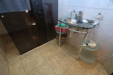 Casa à venda com 170m², 3 quartos e 5 vagasBanheiro da Suíte 1