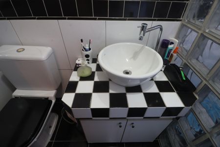 Casa à venda com 170m², 3 quartos e 5 vagasBanheiro da Suíte 2