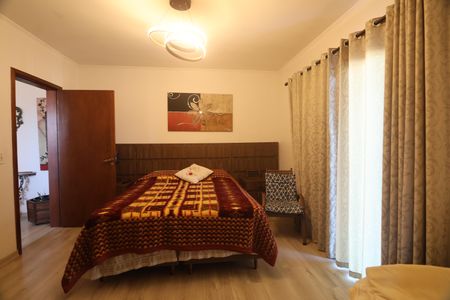 Casa à venda com 170m², 3 quartos e 5 vagasSuíte 1