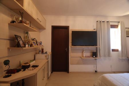 Casa à venda com 170m², 3 quartos e 5 vagasSuíte 2