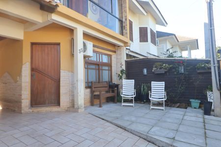 Casa à venda com 170m², 3 quartos e 5 vagasPátio